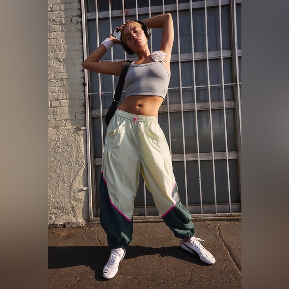 NWOT! FP Free People Movement Freeflow Pants Sz XS - Picture 2 of 4